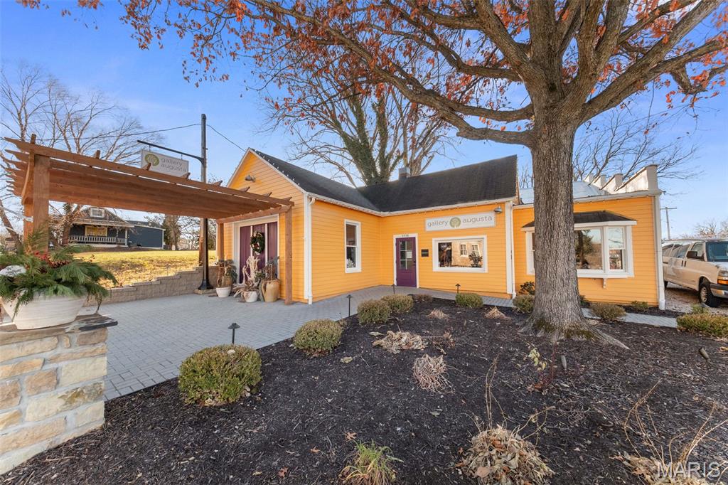 5558 Walnut Street