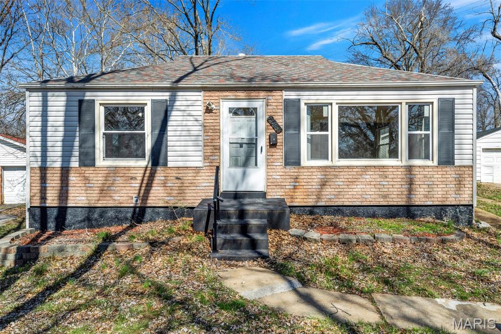 2045 Bainbridge Drive Property Photo 1