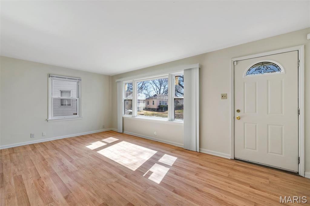 2045 Bainbridge Drive Property Photo 4