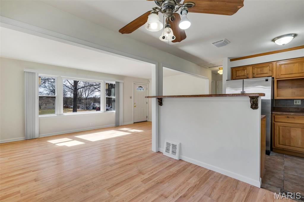 2045 Bainbridge Drive Property Photo 9
