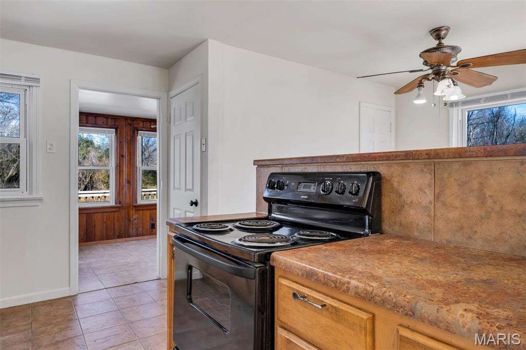 2045 Bainbridge Drive Property Photo 11