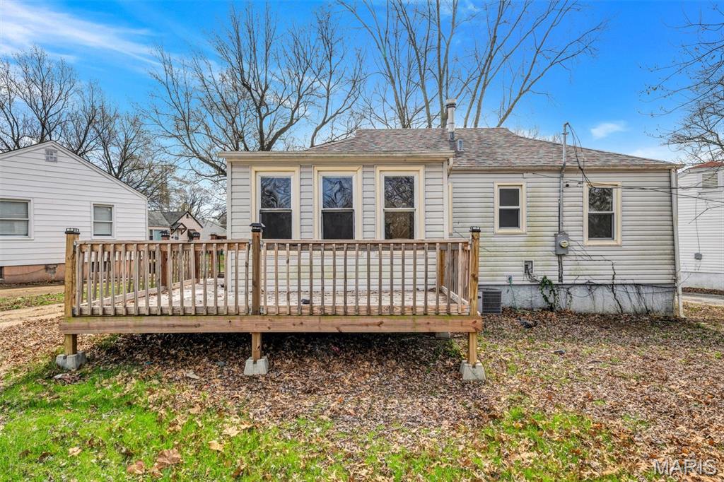 2045 Bainbridge Drive Property Photo 32