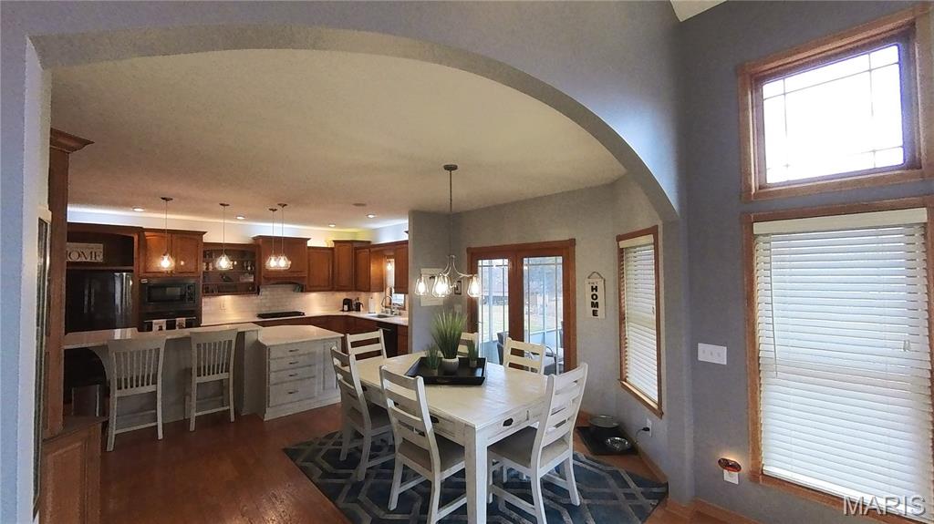 610 Oak Park Boulevard Property Photo 24
