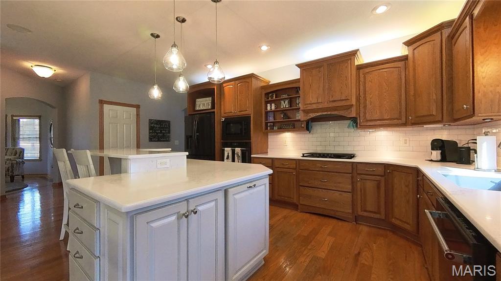 610 Oak Park Boulevard Property Photo 28