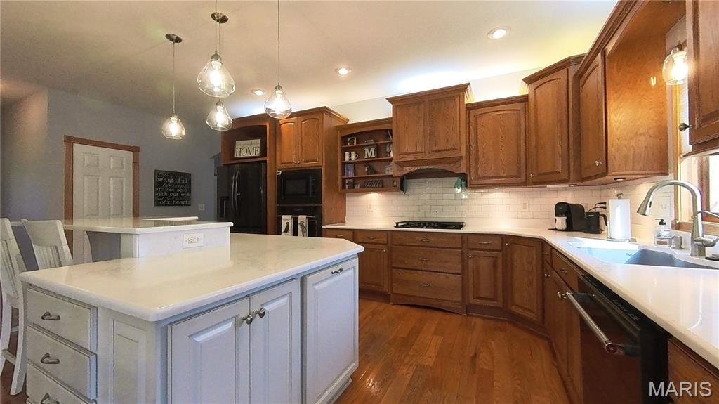 610 Oak Park Boulevard Property Photo 34