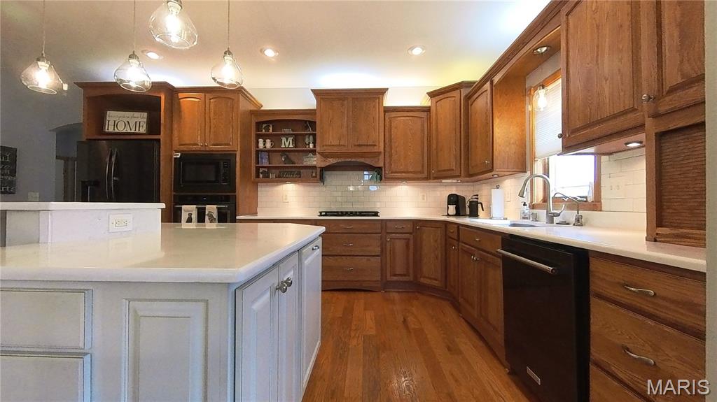 610 Oak Park Boulevard Property Photo 35