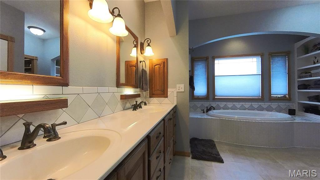610 Oak Park Boulevard Property Photo 44