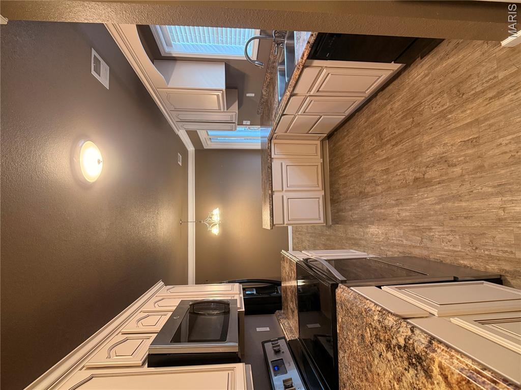 309 Park Street Property Photo 6
