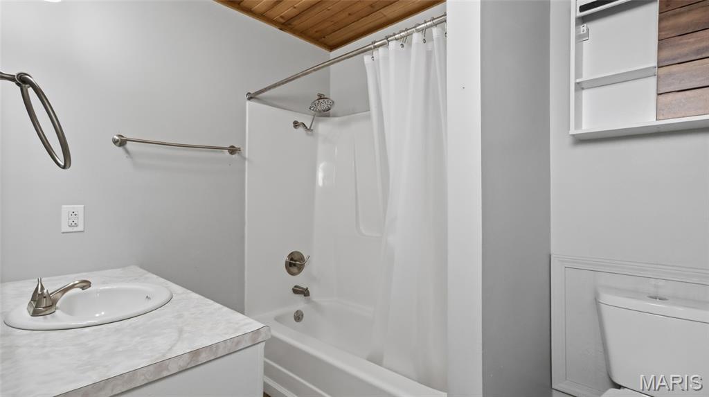 16650 Walnut Drive Property Photo 15
