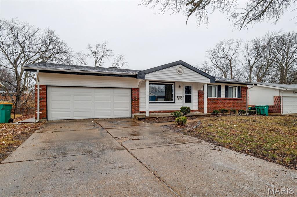 2348 Vorhof Drive Property Photo 3