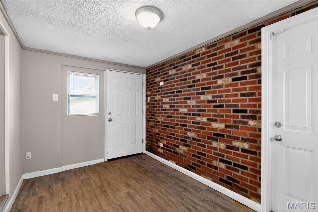 10518 Renfrew Drive Property Photo 5