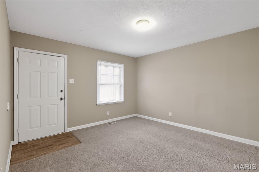10518 Renfrew Drive Property Photo 6