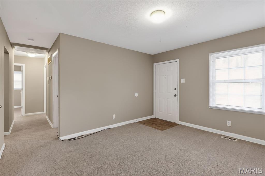 10518 Renfrew Drive Property Photo 12