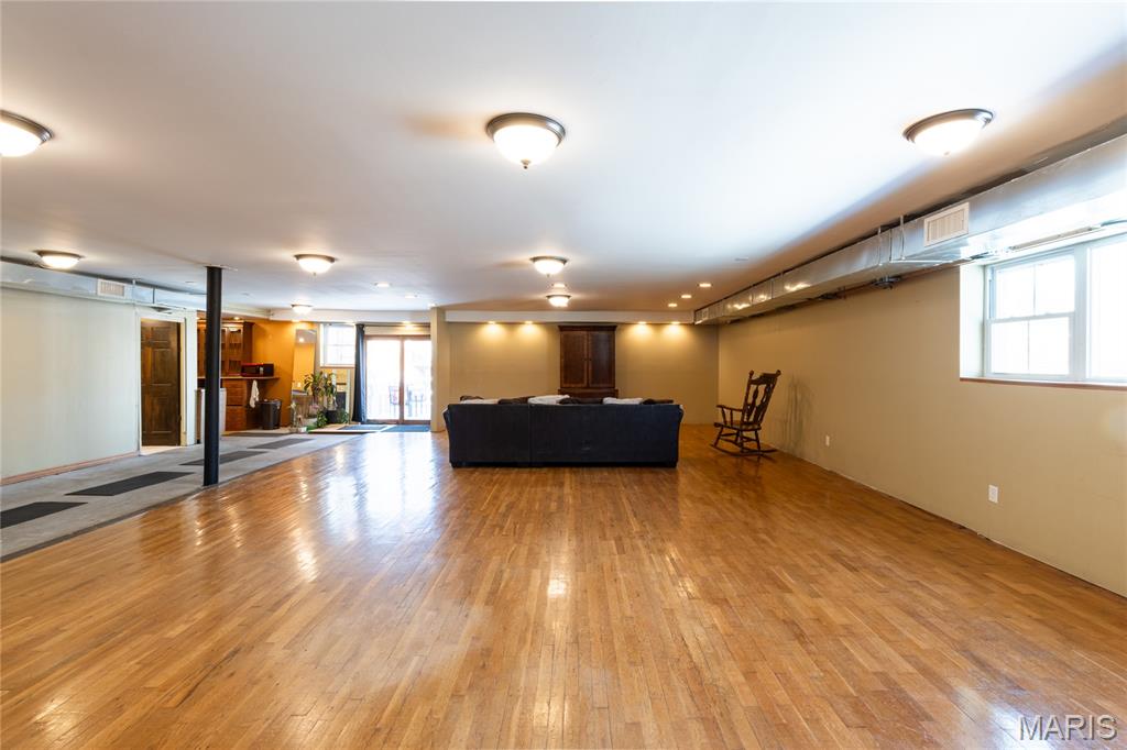 605 E Main Avenue Property Photo 4