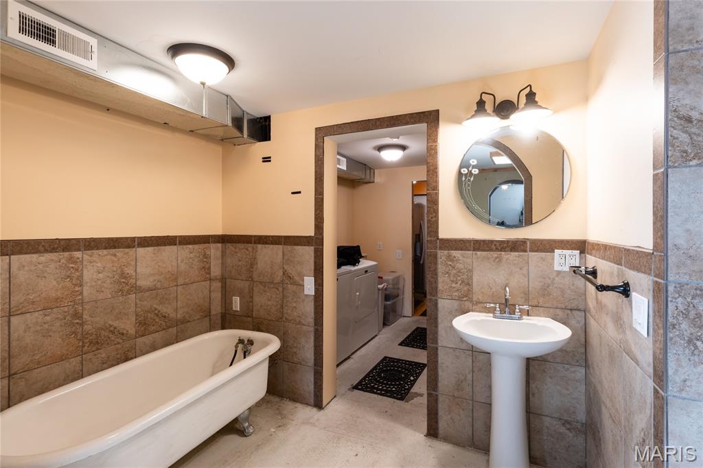 605 E Main Avenue Property Photo 10