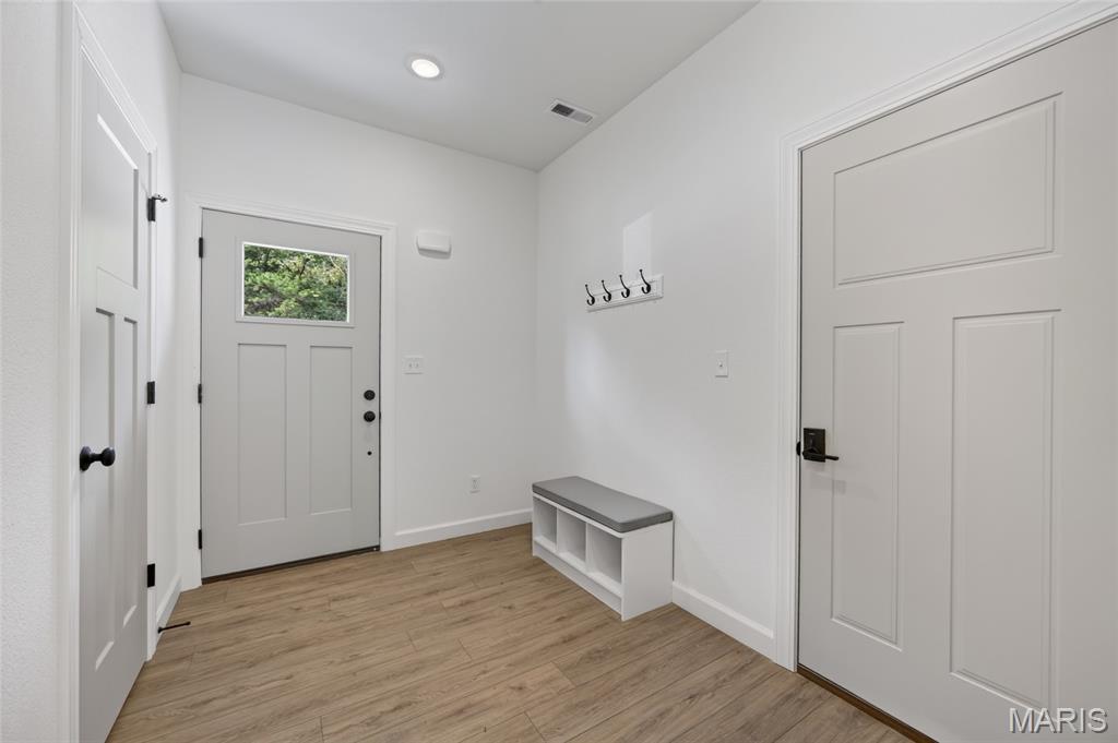 581 Russell Drive Property Photo 4