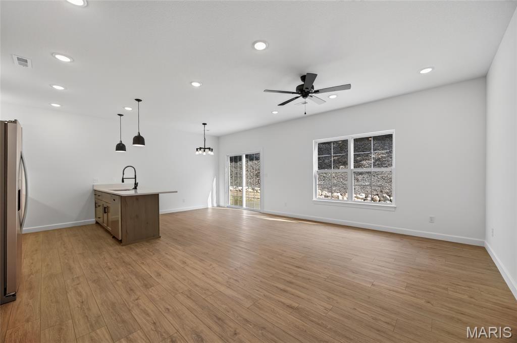 581 Russell Drive Property Photo 8