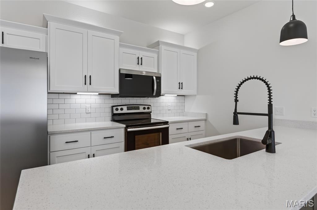581 Russell Drive Property Photo 16
