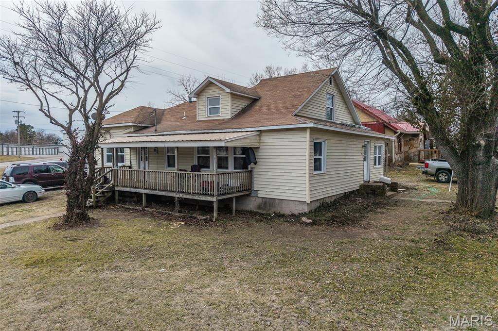588 Locust Street Property Photo 1