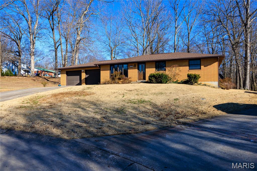 1044 Oakland Drive Property Photo 1