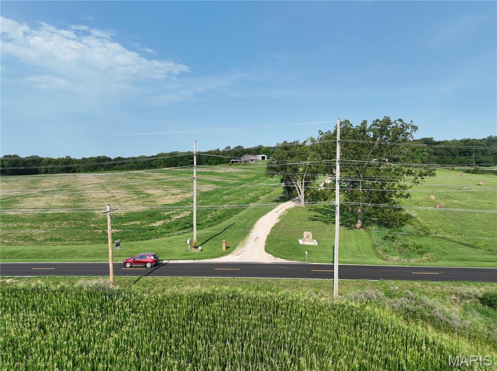 11742 Highway D Property Photo 3