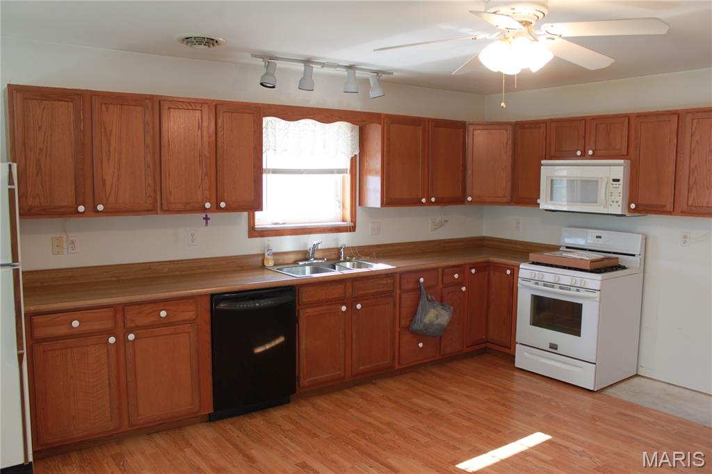 11742 Highway D Property Photo 51