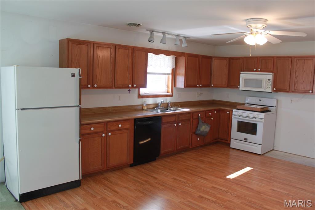 11742 Highway D Property Photo 52