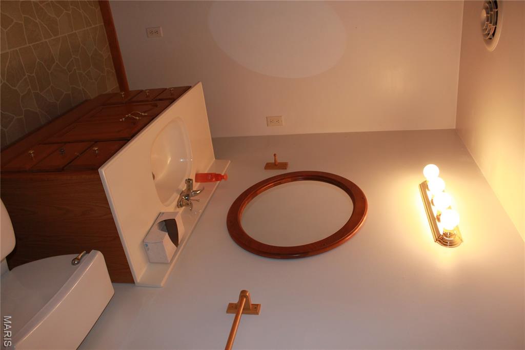 11742 Highway D Property Photo 58