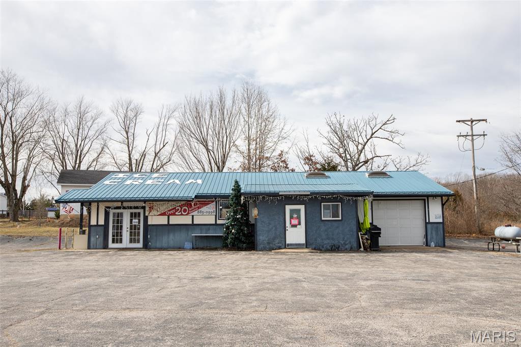 411 Highway Dd Property Photo 1
