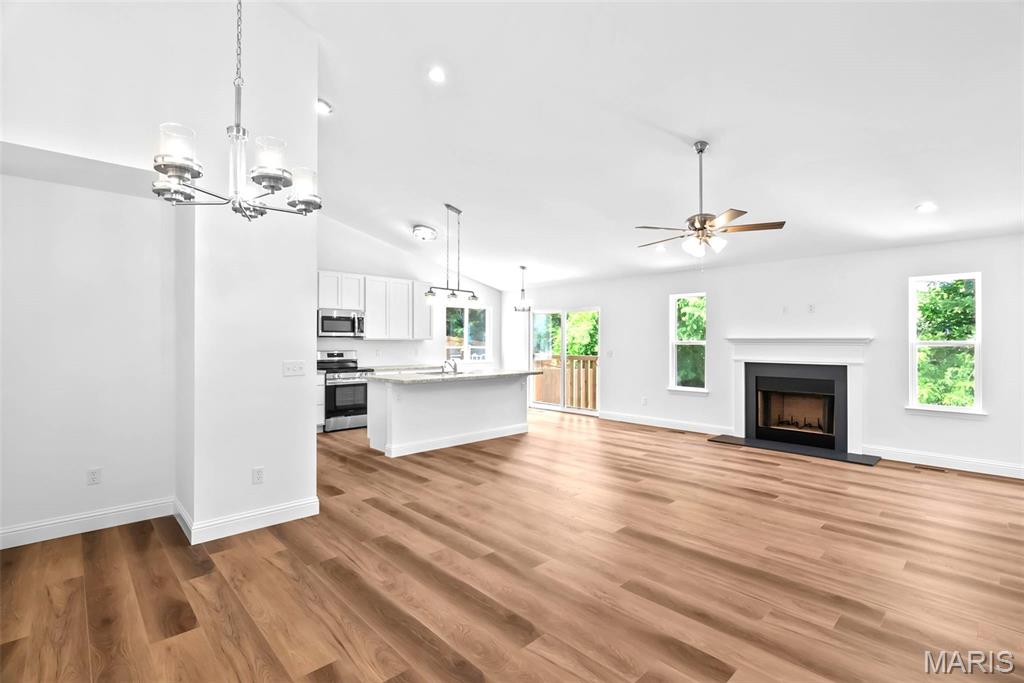 9551 Easy Street Property Photo 5