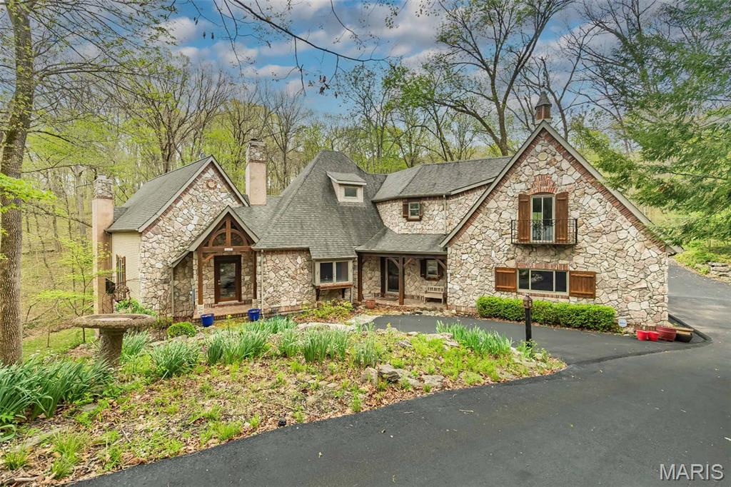 832 Stone Bridge Springs Drive Property Photo 1