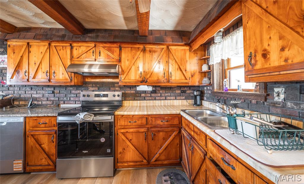 8765 Highway E Property Photo 29