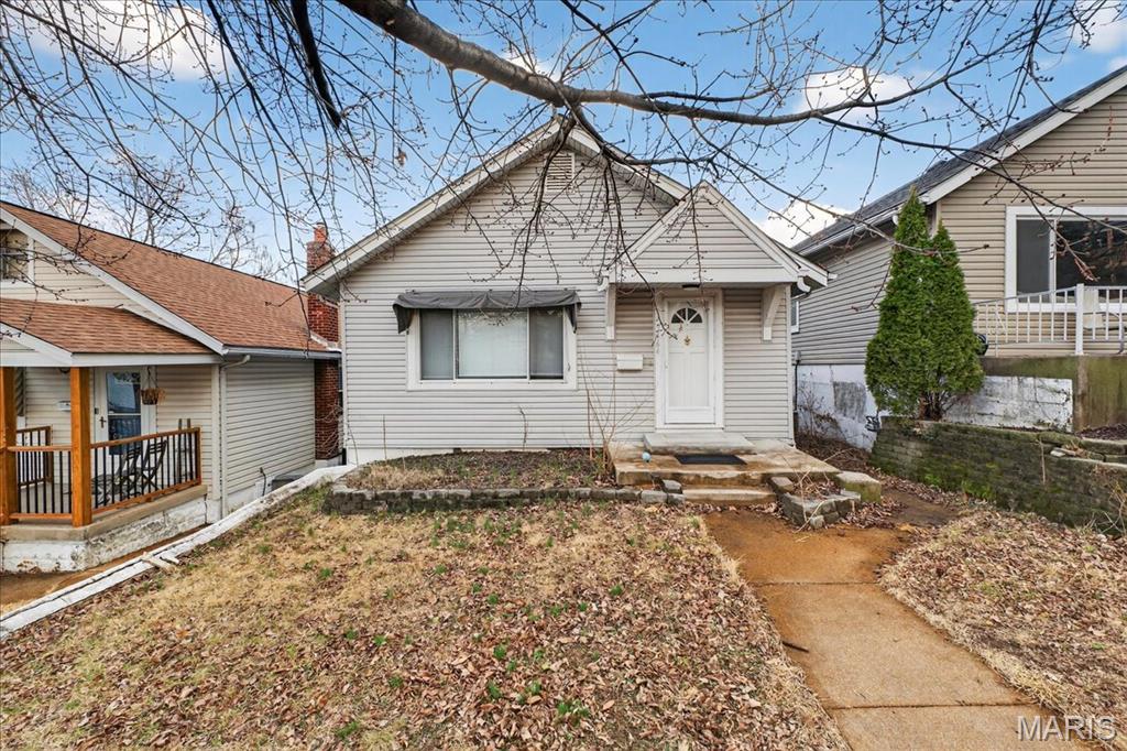 2164 Knox Ave Property Photo 1