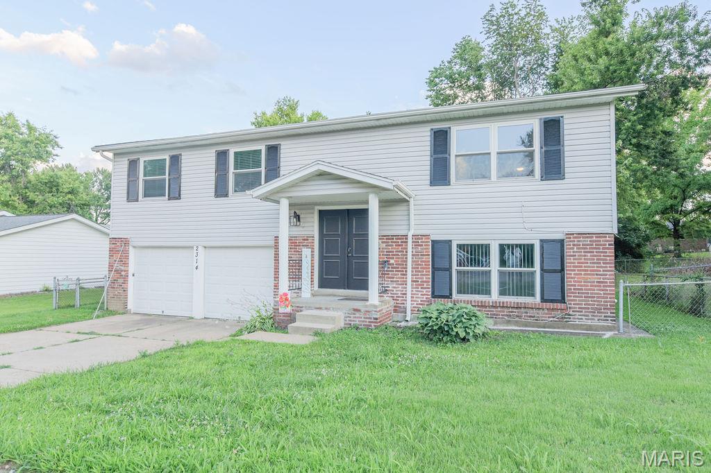 2314 White Ash Court Property Photo 1