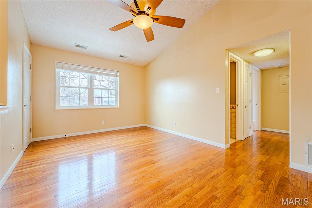 1465 Bobolink Place Property Photo 4