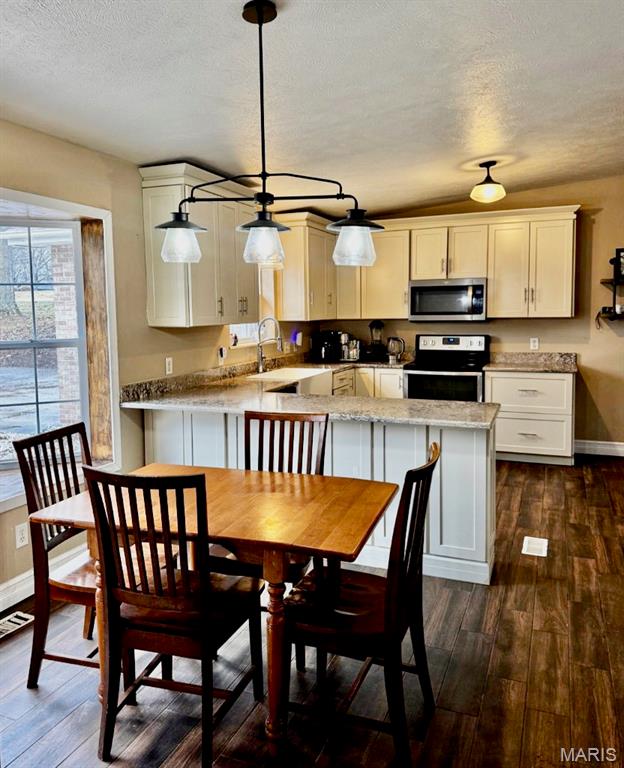 7 Denzel Drive Property Photo 18