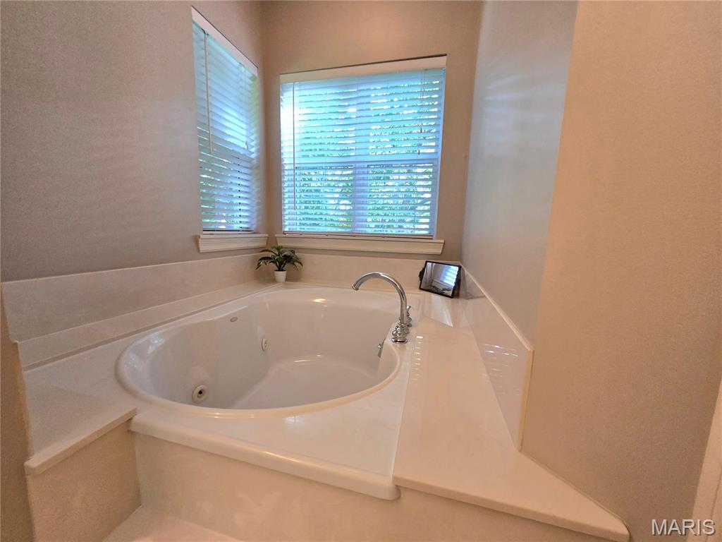 364 Whispering Forest Lane Property Photo 14