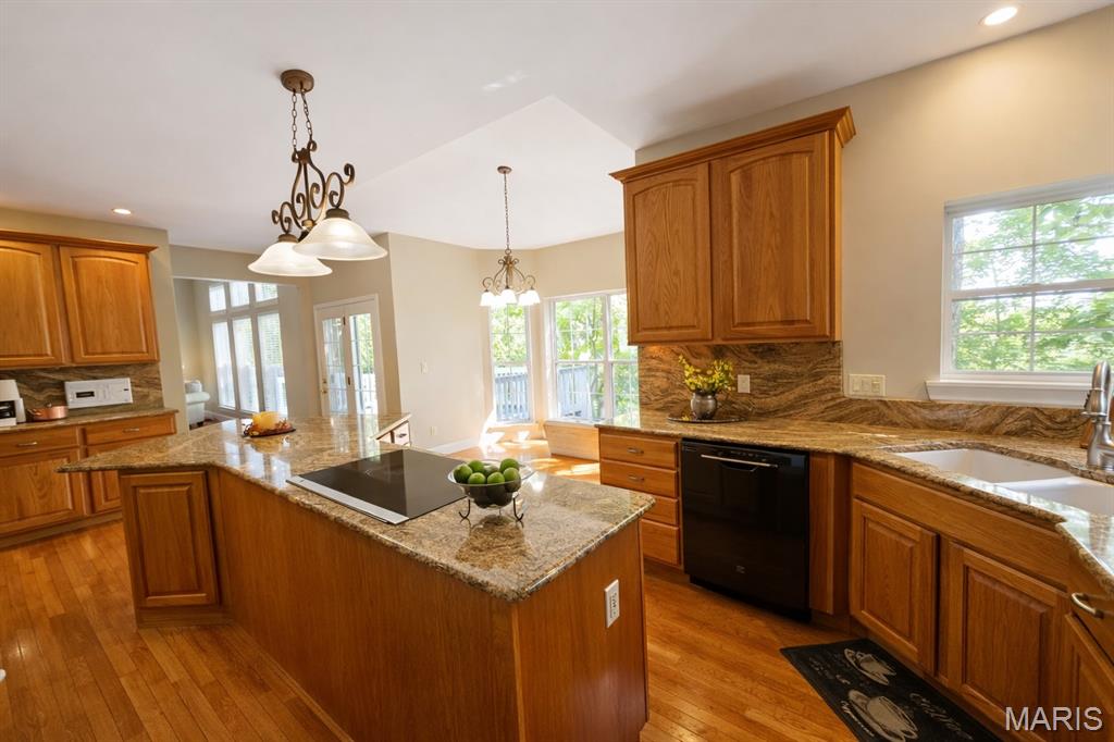 364 Whispering Forest Lane Property Photo 32