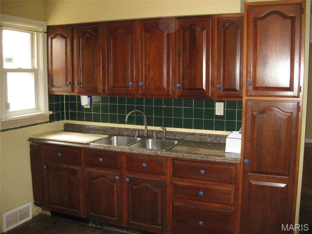 1366 Trampe Avenue Property Photo 6