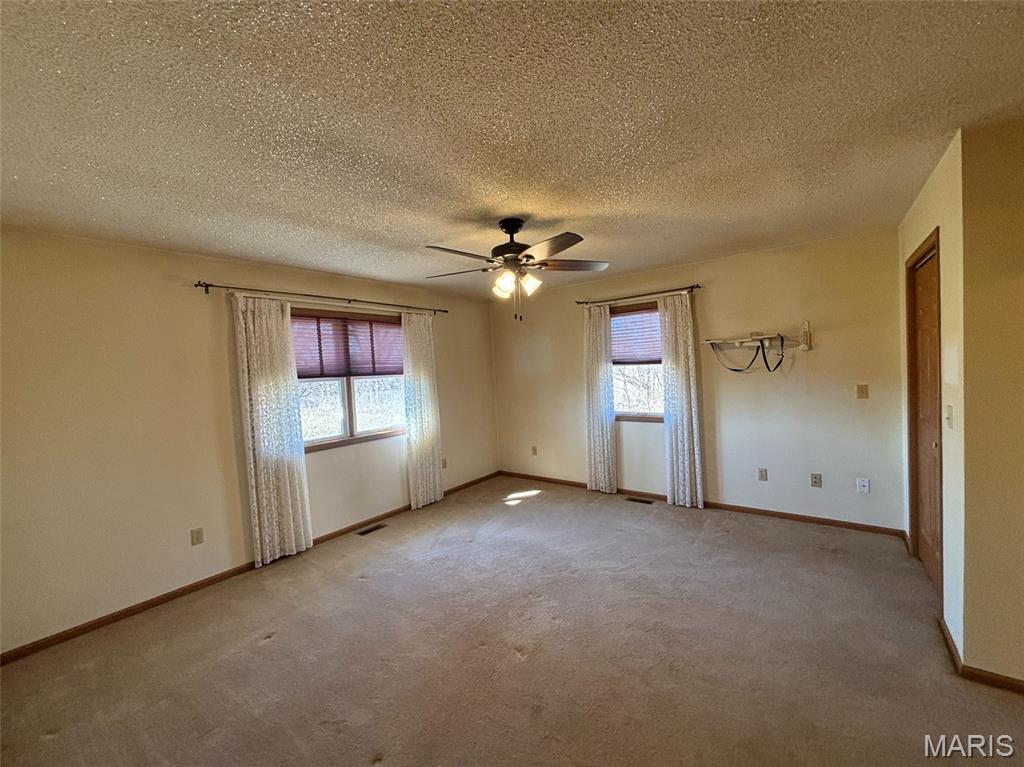 705 N Pine Street Property Photo 6