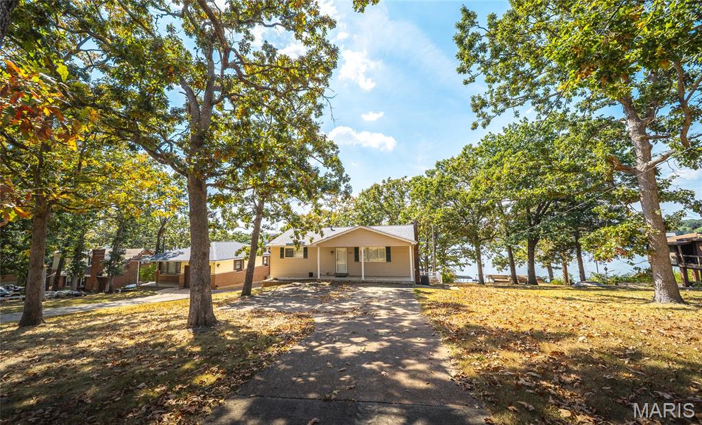 749 Squaw Road Property Photo 1