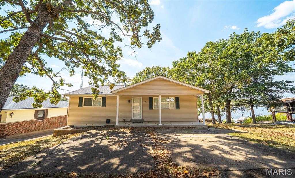 749 Squaw Road Property Photo 2