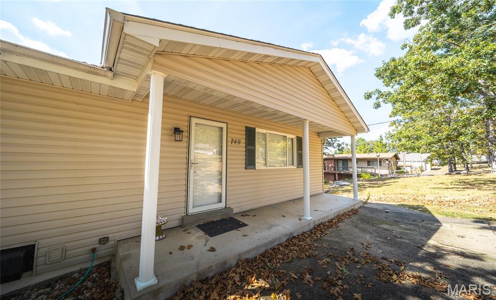 749 Squaw Road Property Photo 3