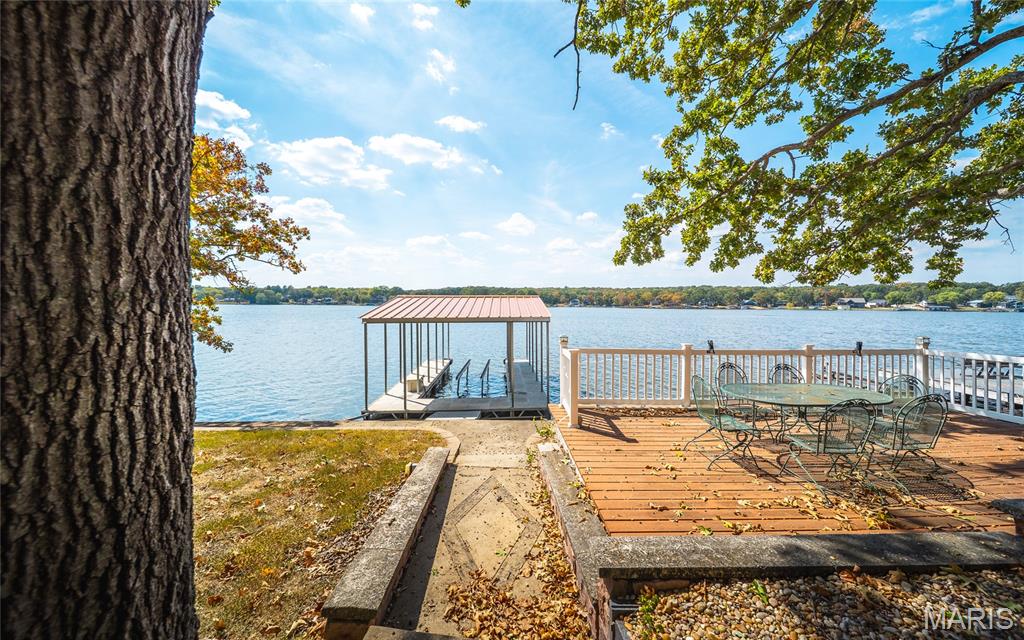 749 Squaw Road Property Photo 6