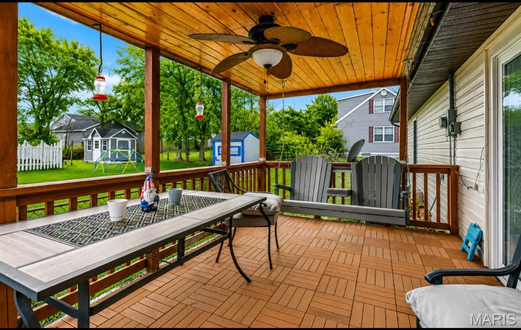 102 Laura Street Property Photo 4