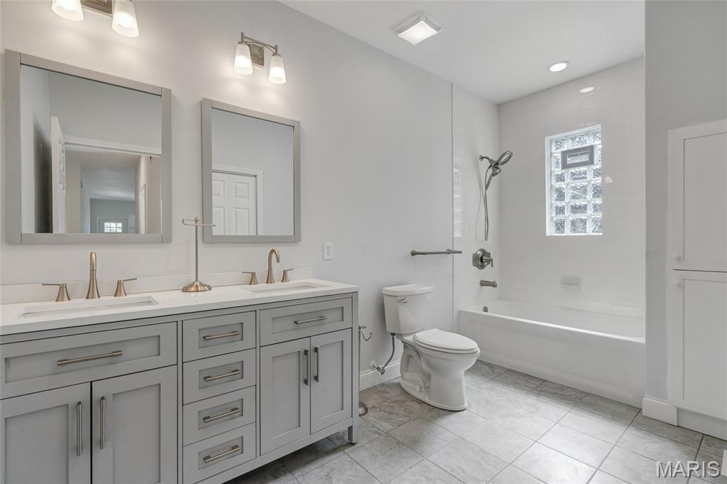 526 State Street Property Photo 28