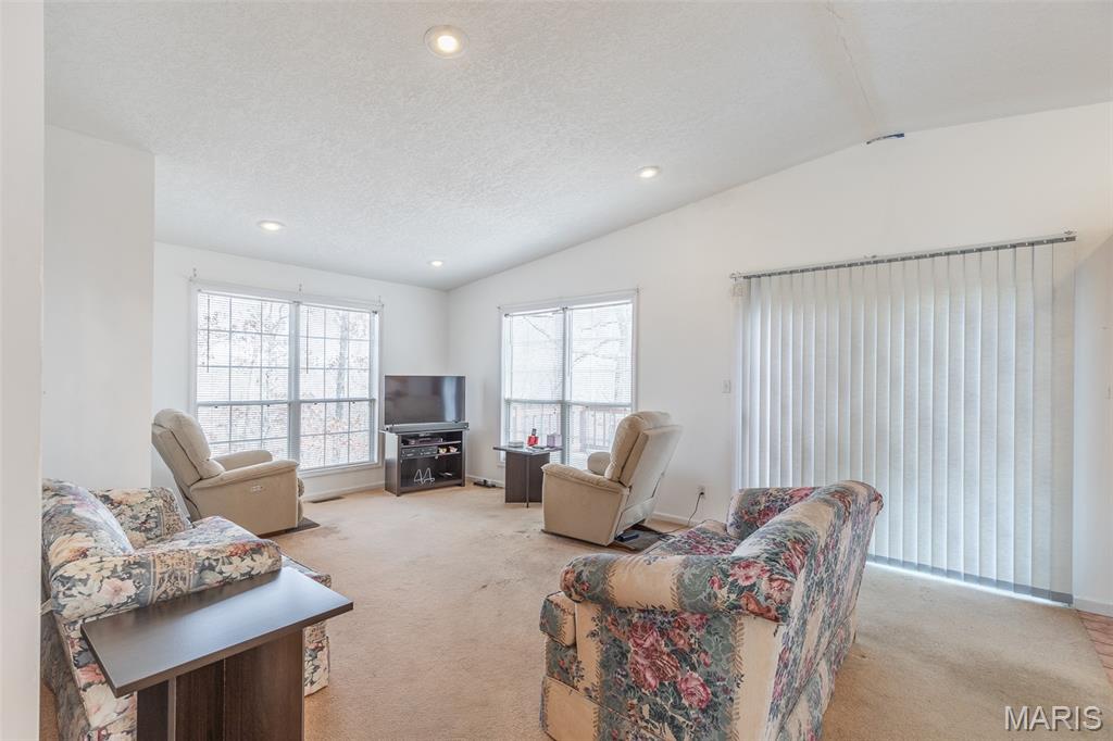 383 Red Robin Property Photo 4