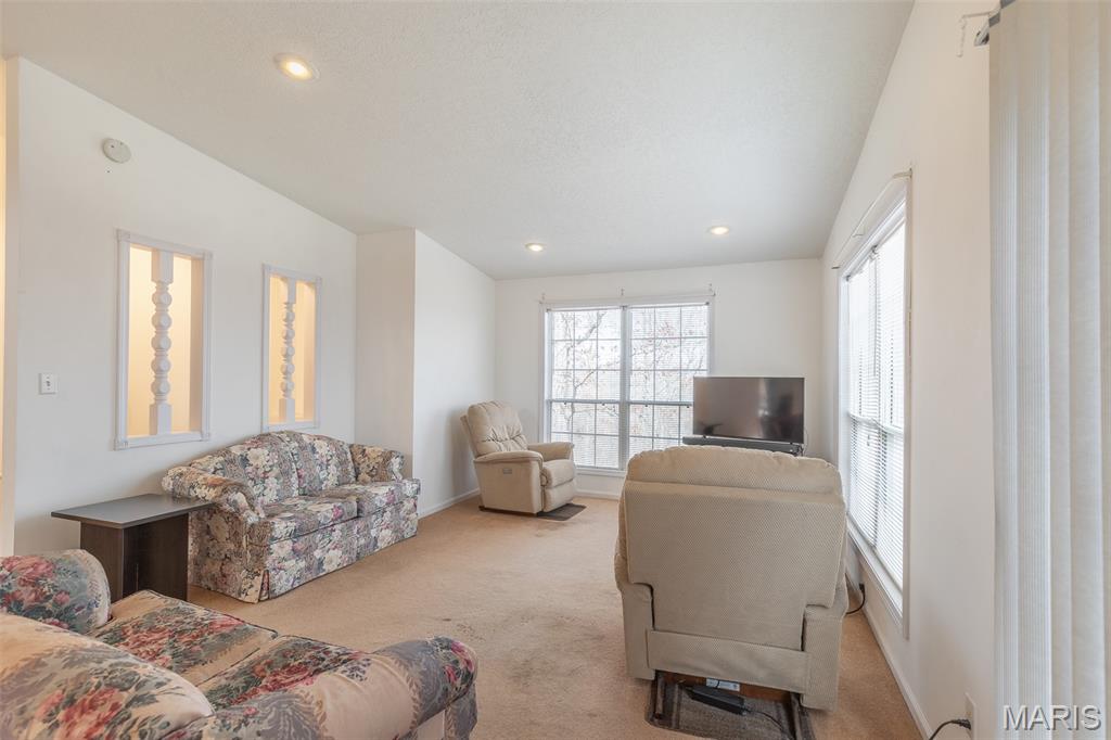 383 Red Robin Property Photo 5
