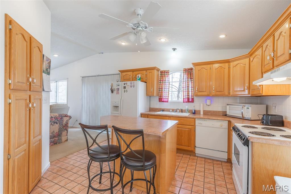 383 Red Robin Property Photo 8