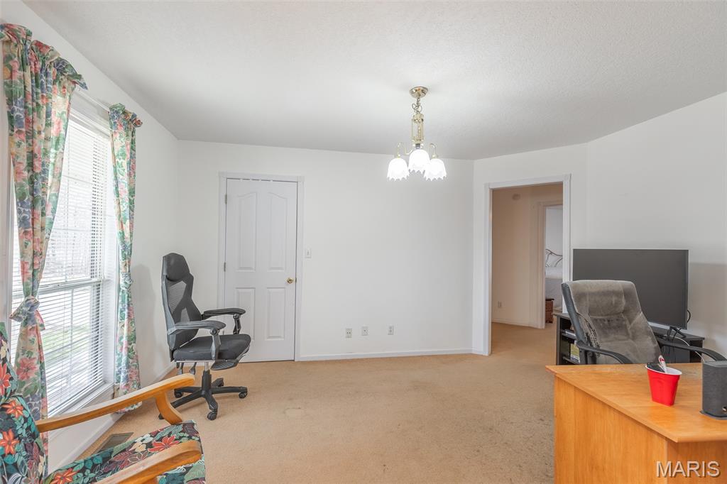 383 Red Robin Property Photo 9
